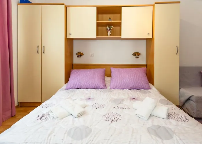 罗西公寓 公寓 *